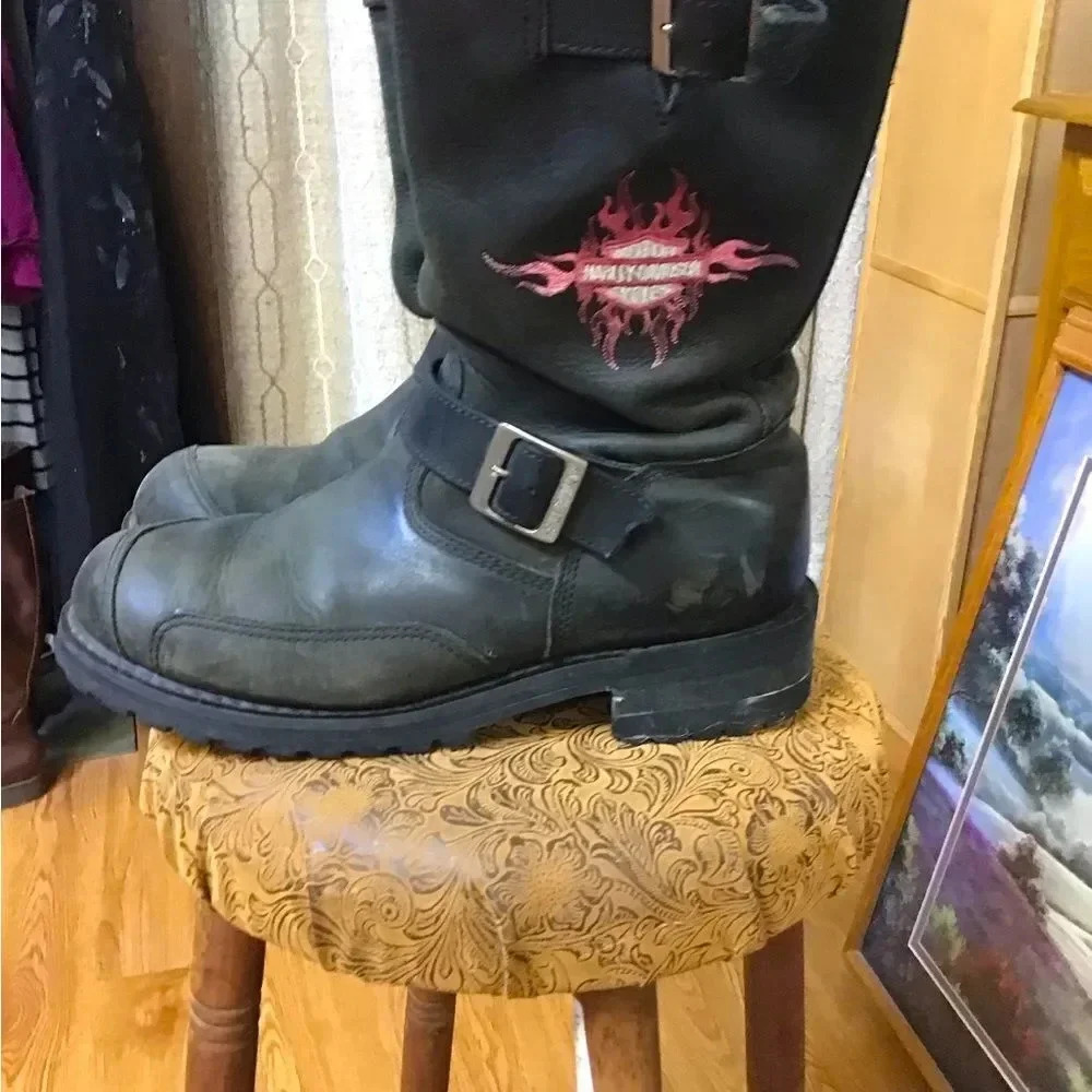 Harley Davidson Ladies Black and Pink Label Suede Boots Size 11/12